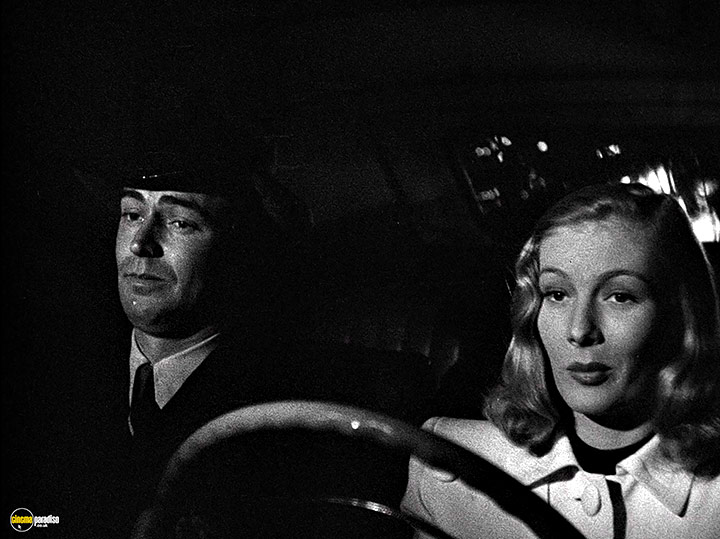 A still #16 from The Blue Dahlia (1946) With Alan Ladd And Veronica Lake