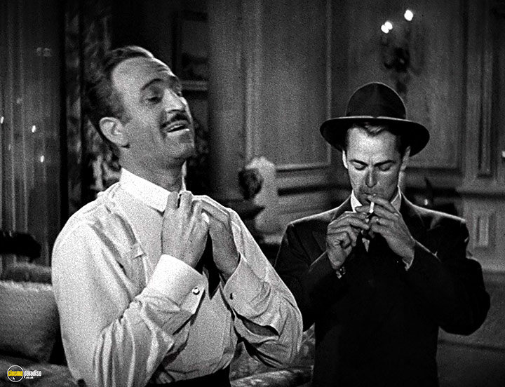 A still #22 from The Blue Dahlia (1946) With Alan Ladd And Howard Da Silva