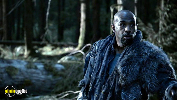 A still #33 from The 100: Series 3 (2016)