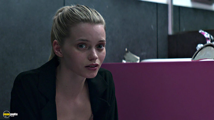 A still #26 from The Neon Demon (2016) With Abbey Lee