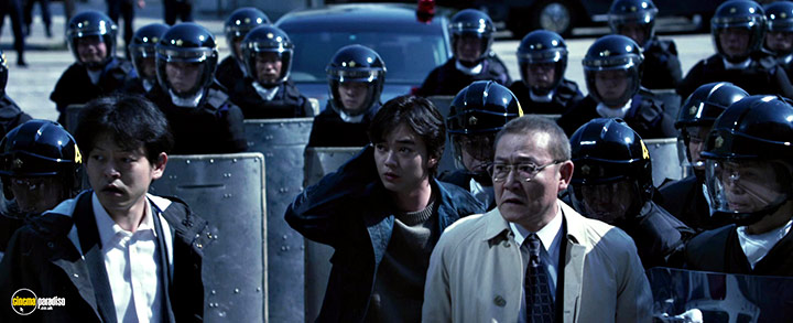 A still #22 from Parasyte: Part 2 (2015) With Jun Kunimura And Shôta Sometani