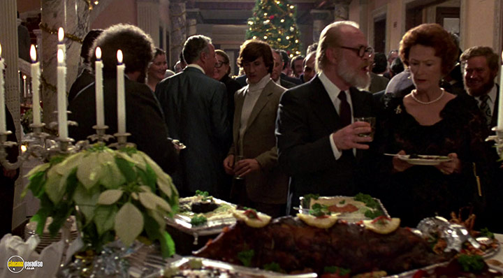 A still #29 from The Falcon and the Snowman (1985)