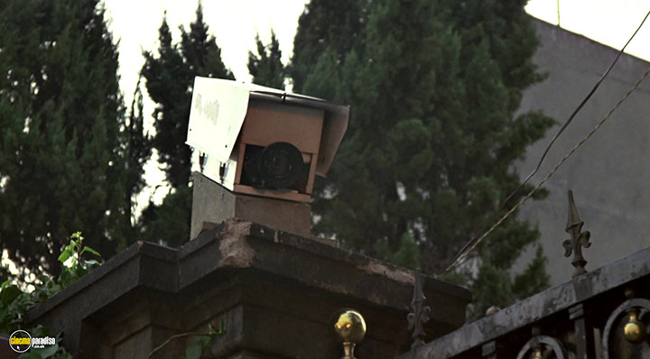 A still #18 from The Falcon and the Snowman (1985)
