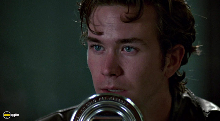 A still #5 from The Falcon and the Snowman (1985) With Timothy Hutton