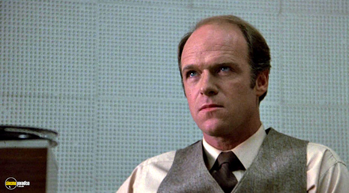 A still #16 from The Falcon and the Snowman (1985)