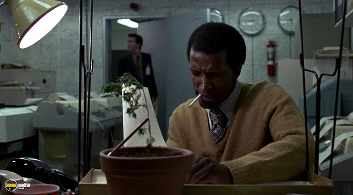 A still #9 from The Falcon and the Snowman (1985) With Dorian Harewood