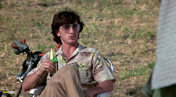 A still #7 from The Falcon and the Snowman (1985) With Sean Penn